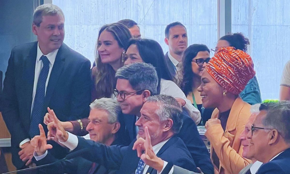 esquerda comemora fim da CPMI do INSS