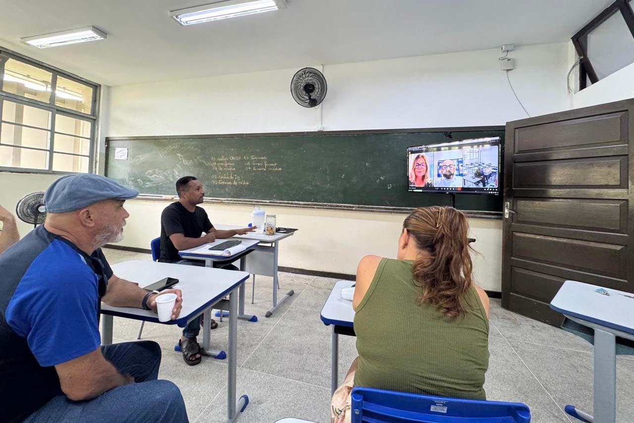 Incêndio no Instituto de Educação de Paranaguá